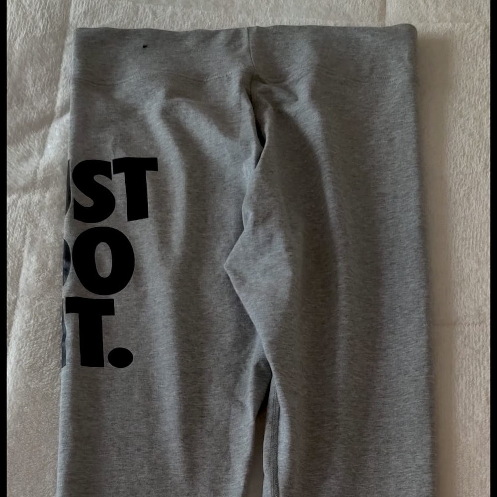 Nike women’s grey leggings